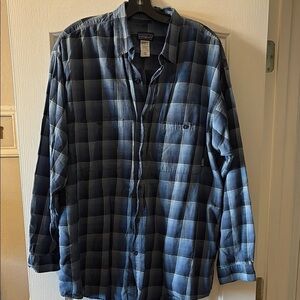 Patagonia EUC Men’s Organic Cotton Blue Plaid Long Sleeved Shirt size XL
